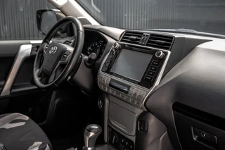 Toyota Land Cruiser – thumbnail 9