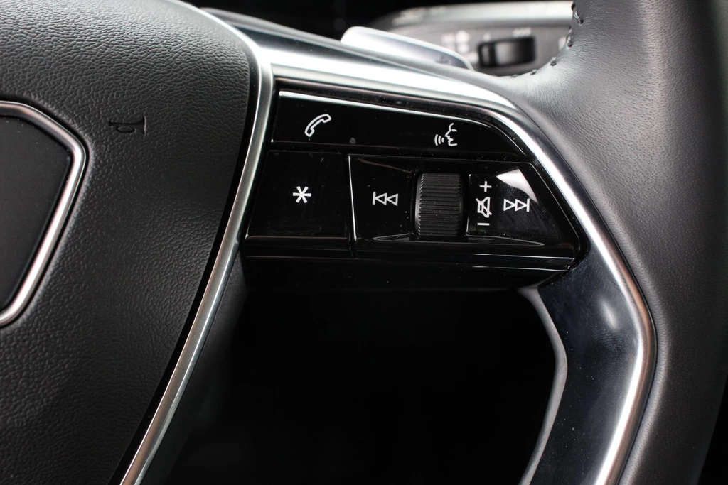Audi e-tron – foto 17