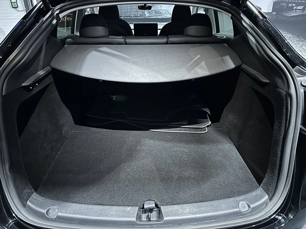 Tesla Model Y – foto 25