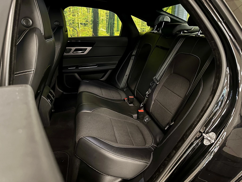 Jaguar XF – foto 32