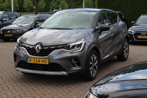 Renault Captur 1.6 E-Tech Plug-in Hybrid 160 Intens / Camera / CarPlay / Keyless / 17'' / DAB / Cruise Control / Half Leder