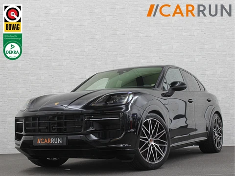 Porsche Cayenne Coupé 3.0 E-Hybrid | Passenger Display | 360 Camera | Sport-Design | ACC | Sport-Chrono | Soft-Close | BOSE | Panorama | Trekhaak 3500kg trekgewicht | 4-Zone Clima | Matrix-LED | Keyless-Entry | Sfeerverlichting | Luchtvering | 22 Inch | Leder Dashboard | Dodehoek | Memory | Carplay |