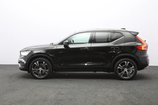 Volvo XC40 – thumbnail 2