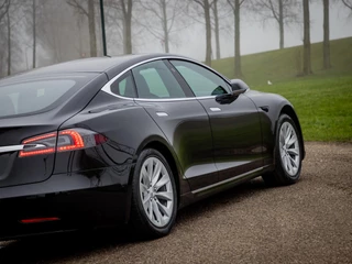 Tesla Model S – thumbnail 4
