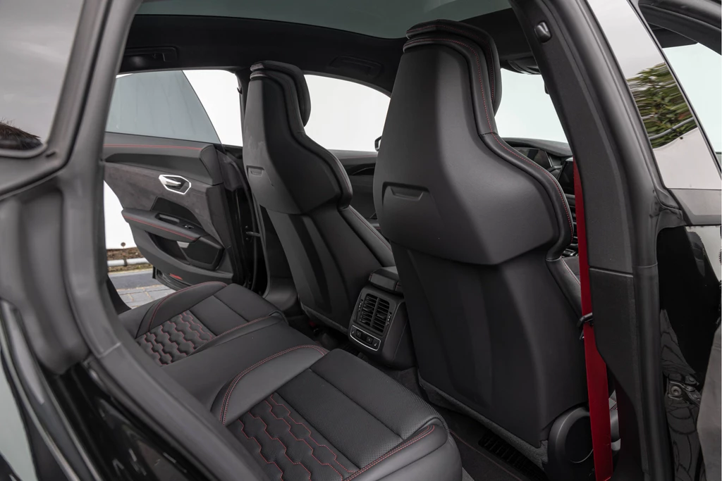 Audi e-tron GT – foto 15