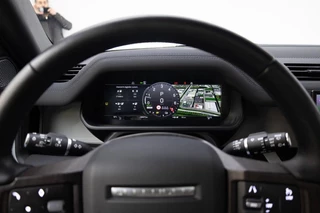 Land Rover Defender – thumbnail 16