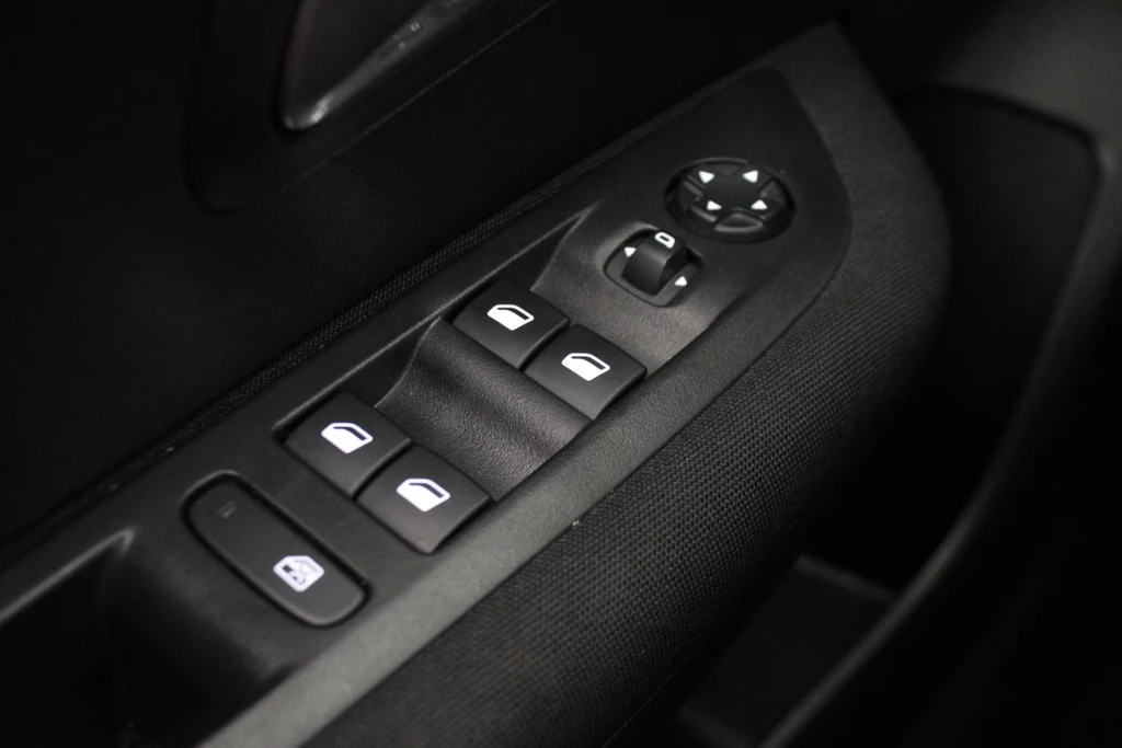 Peugeot 208 – foto 13