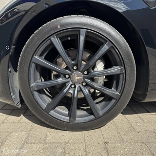 Tesla Model 3 – thumbnail 23