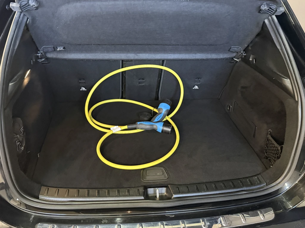 Mercedes-Benz EQA – foto 12