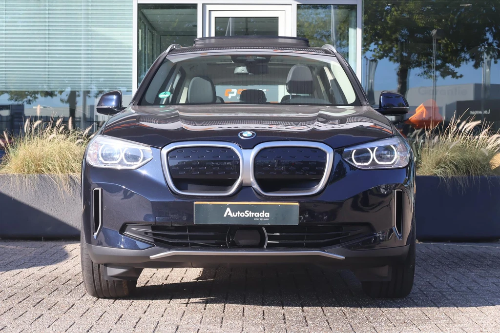 BMW iX3 – foto 6