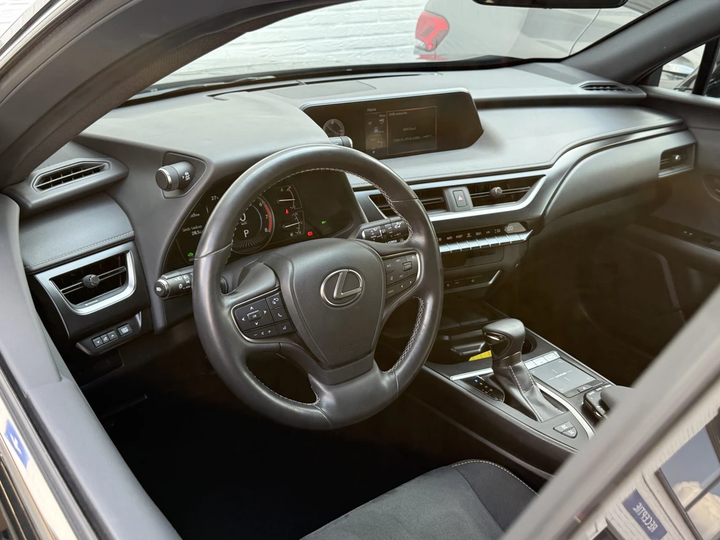 Lexus UX – foto 10