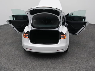 Tesla Model 3 – thumbnail 32