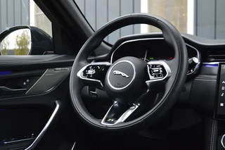 Jaguar F-PACE – thumbnail 43