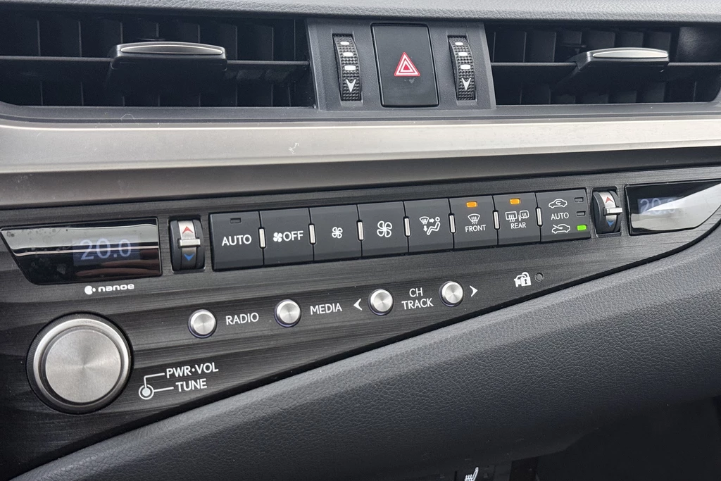 Lexus ES – foto 31