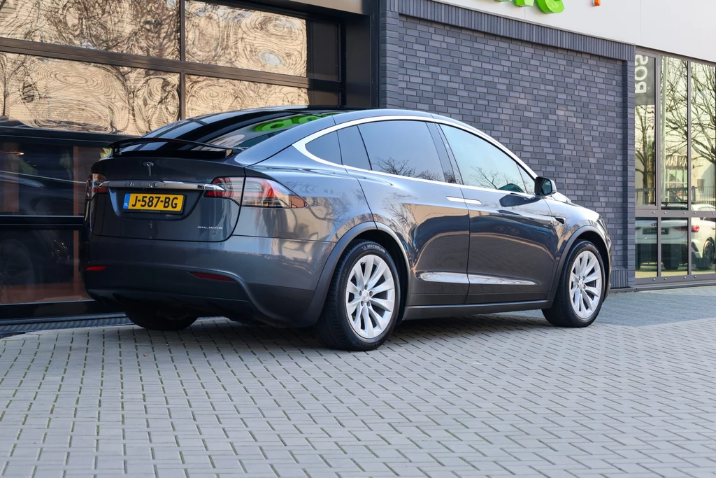 Tesla Model X – foto 11