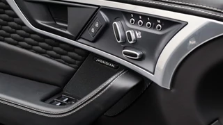 Jaguar F-Type – thumbnail 18