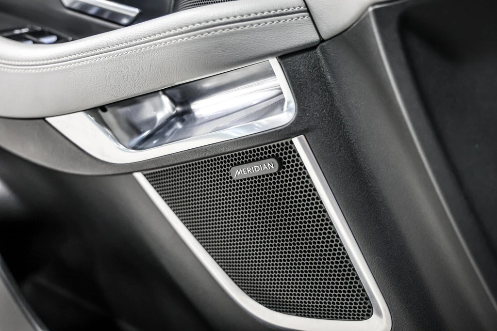 Jaguar E-PACE – foto 32