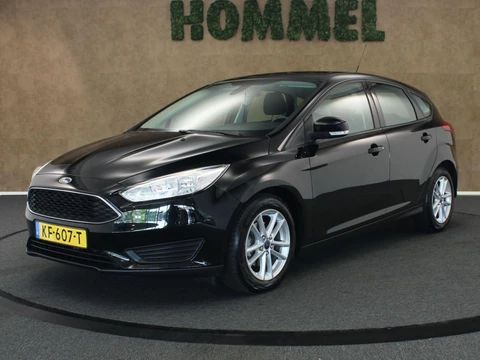 Ford Focus 1.0 Trend -  ORIGINEEL NEDERLANDSE AUTO  - TREKHAAK - TREKGEWICHT 1000 KG - NAVIGATIE - AIRCO - PARKEERSENSOREN ACHTER - BLUETOOTH - ARMSTEUN VOOR - 16 INCH LICHT METALEN VELGEN - CRUISE CONTROL