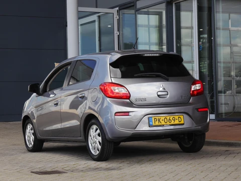 Mitsubishi Space Star 1.0 Bright | Automaat | Airco | Extra getint glas | Regensensor | Automatische verlichting | Lichtmetalen velgen | Achter spoiler | Lage km.stand