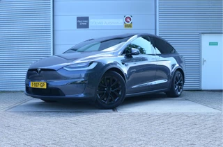 Tesla Model X – thumbnail 1