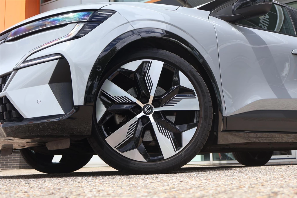 Renault Megane E-Tech – foto 10