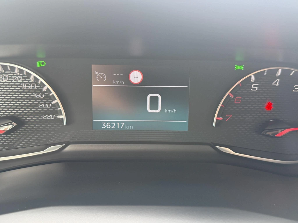 Peugeot 208 – foto 15