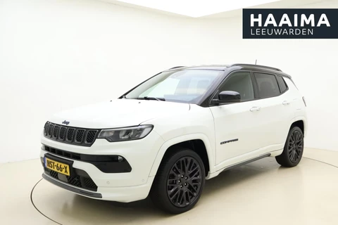 Jeep Compass 4xe 240 Plug-in Hybrid Electric S Automaat | Navigatie | Lederen bekleding | Camera | Keyless | Zwart dak | Dakrails | Lichtmetalen velgen black | Climate control