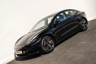 Tesla Model 3 – thumbnail 3