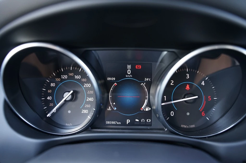 Jaguar XE – foto 20
