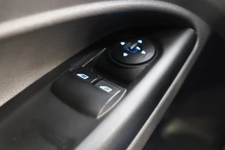 Ford Transit Connect – thumbnail 17