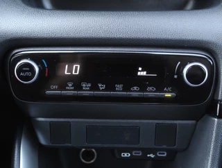 Toyota Yaris – thumbnail 18