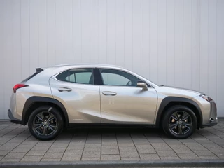 Lexus UX – thumbnail 7