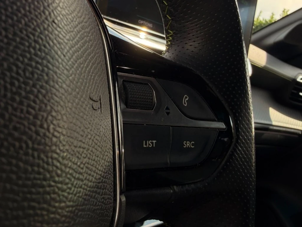 Peugeot 208 – foto 12