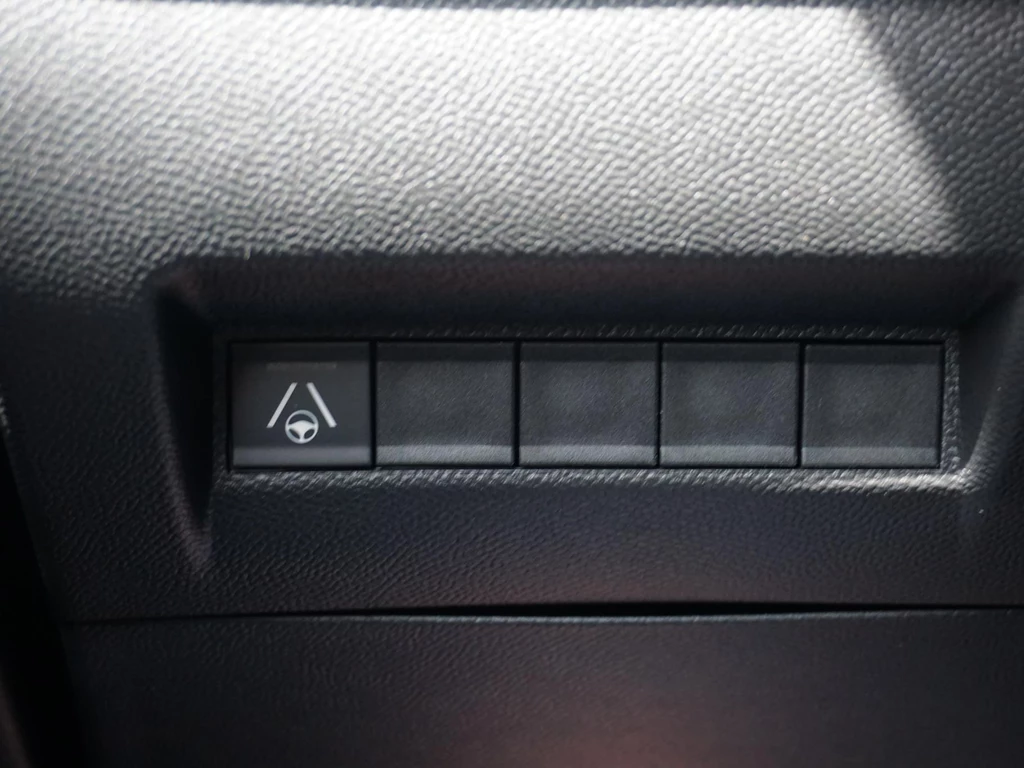 Peugeot e-2008 – foto 16