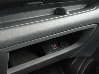 Opel Vivaro – thumbnail 33