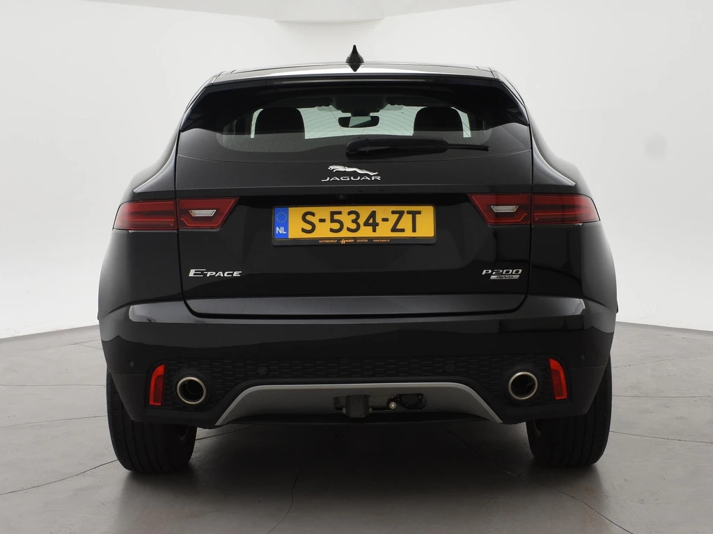Jaguar E-PACE – foto 3