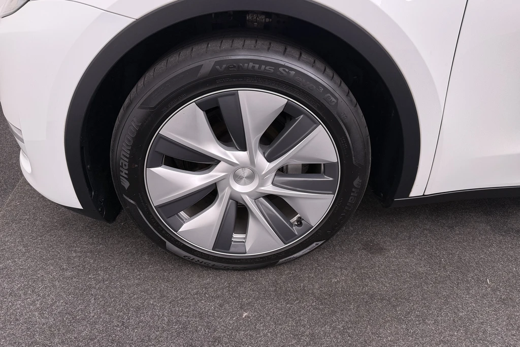 Tesla Model Y – foto 8