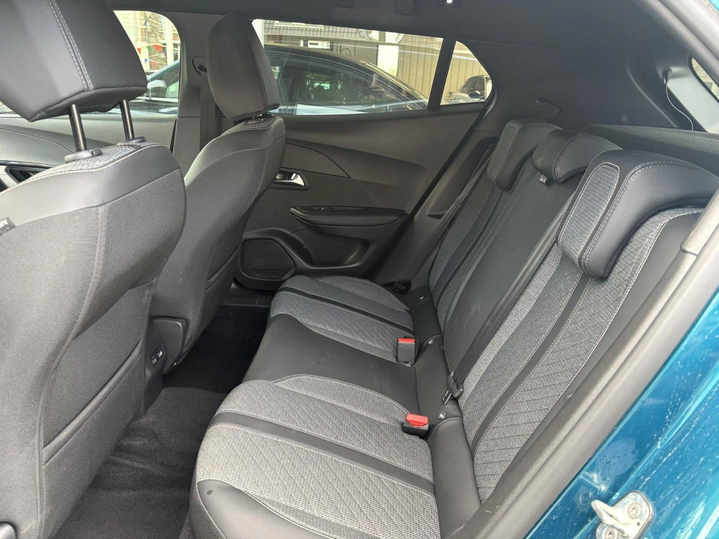 Peugeot e-2008 – foto 18