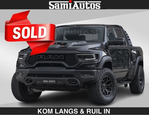 Dodge Ram Pick-Up TRX BLACK OPS HELLCAT | 6.2 V8 712PK SUPERCHARGER | RODE STIKSELS | FULLY LOADED | RAMBAR | CARBON | BLACK ON BLACK | CREW CAB | DUBBELE CABINE | 5 PERSOONS | De specialist in Amerikaanse pick‑ups in Nederland en Europa. Voorraad 2661 - 5444