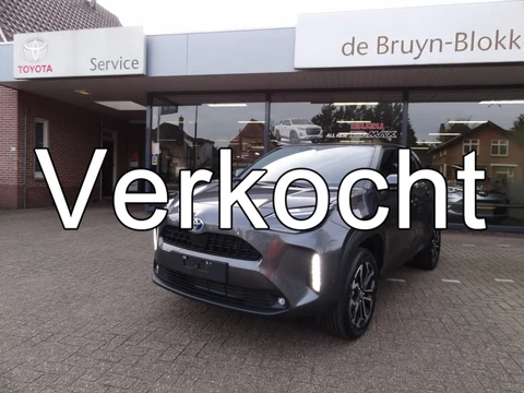 Toyota Yaris Cross 1.5 Hybrid 130 Dynamic + Comfort Pack dodehoekdetectie / stoelverwarming / stuurwielverwarming / parkeersensoren voor + achter / Navigatie / Apple Carplay / Android Auto / parkeercamera / 10 jaar Toyota garantie / rijklaarprijs incl. Toyota Pechhulppas