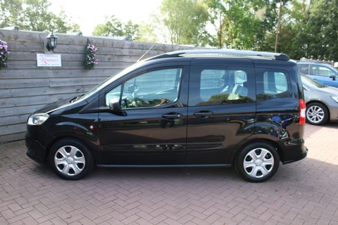 Ford Tourneo Courier 1.0 101 pk Titanium Airco/RadioCD/Cruise/PDC 5 persoons