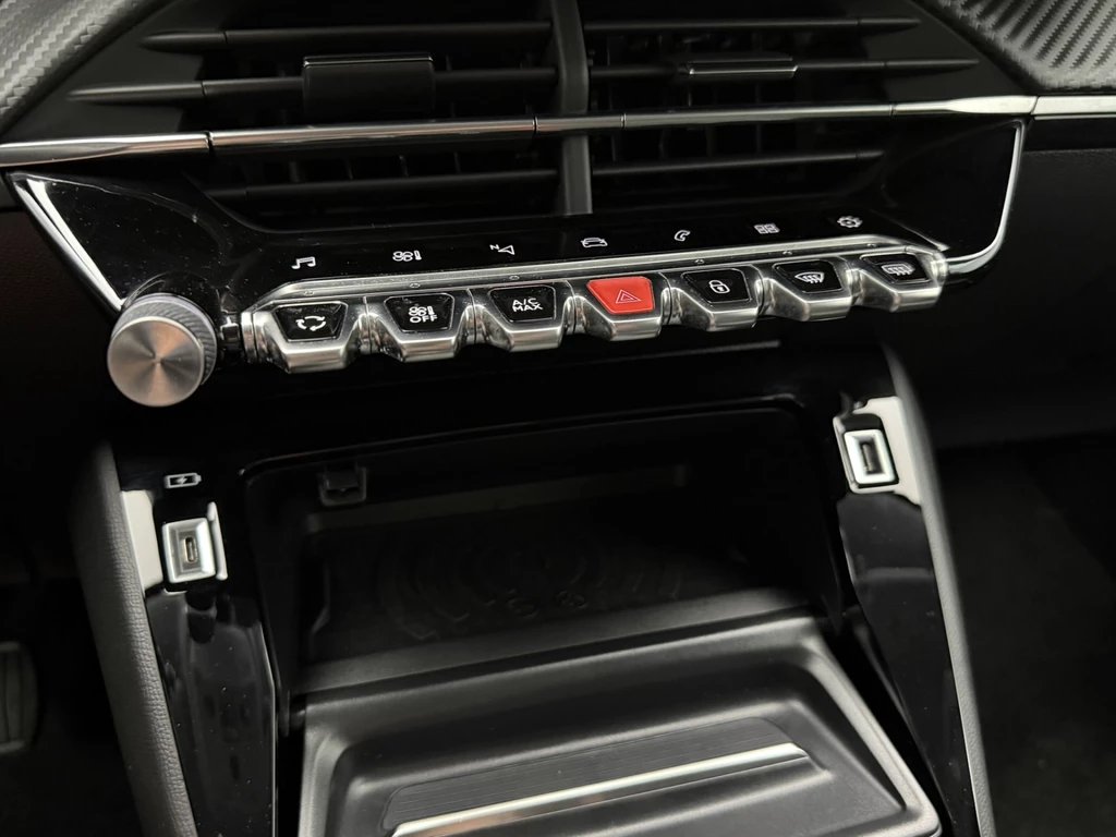 Peugeot 208 – foto 24
