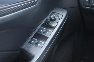 Ford Kuga – thumbnail 18
