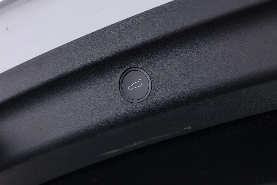 Tesla Model Y – foto 27