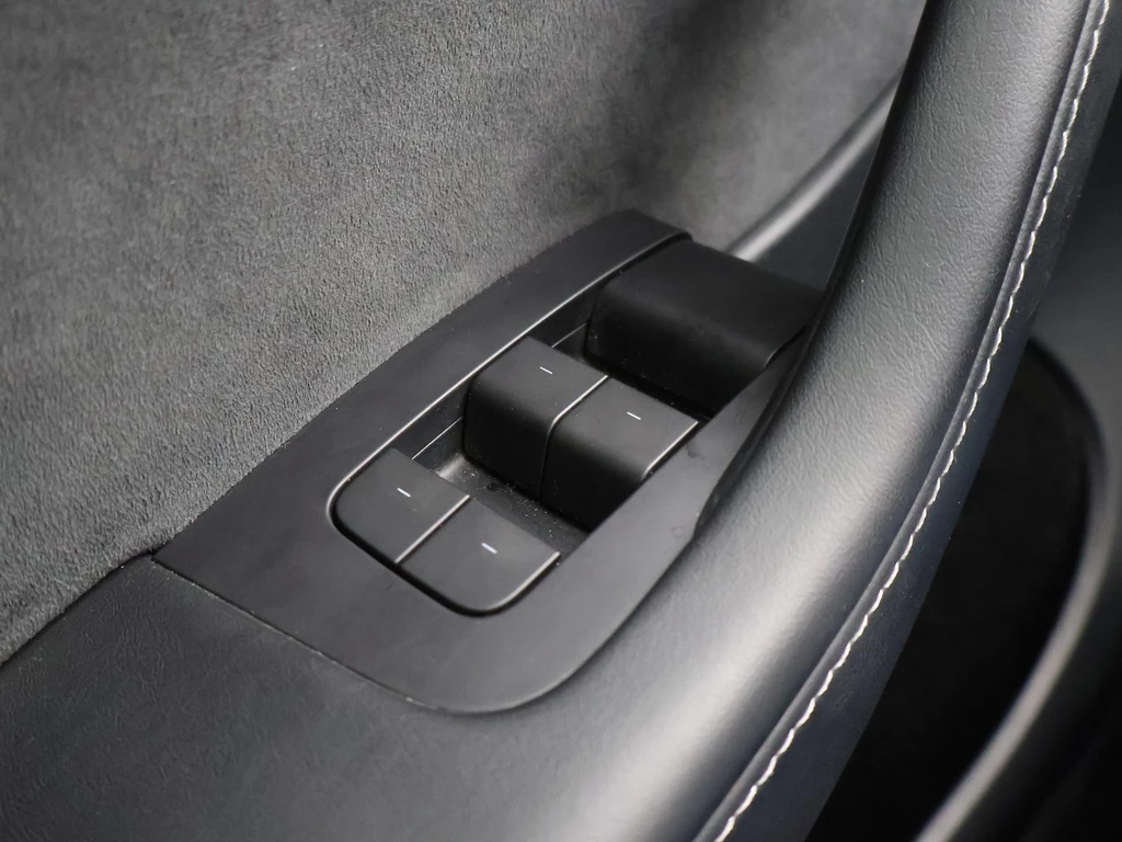 Tesla Model Y – foto 48