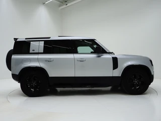 Land Rover Defender – thumbnail 6