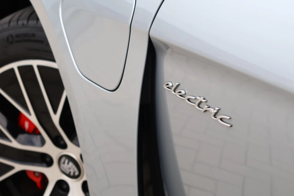 Porsche Taycan – foto 16