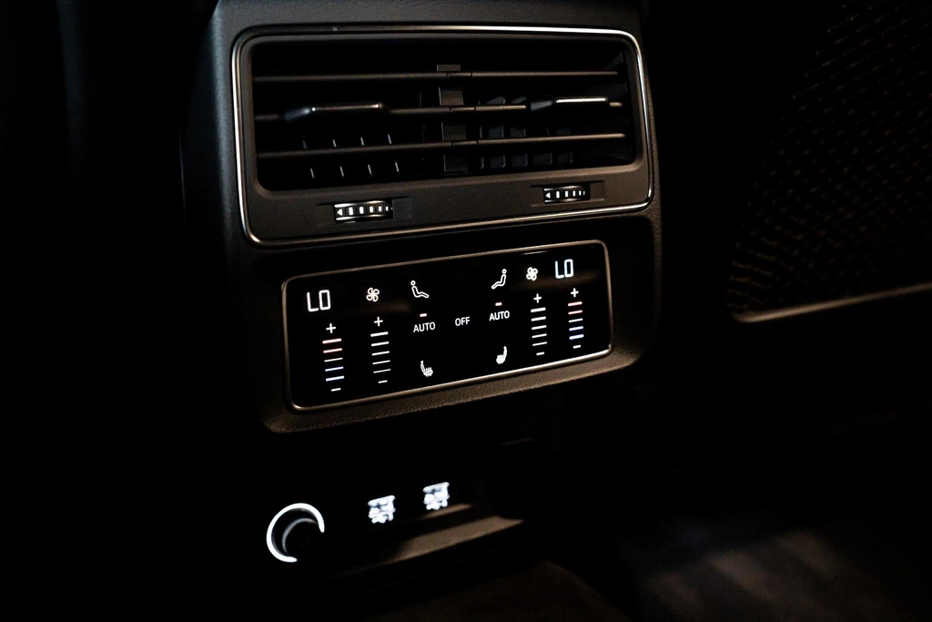 Audi RSQ8 – foto 37