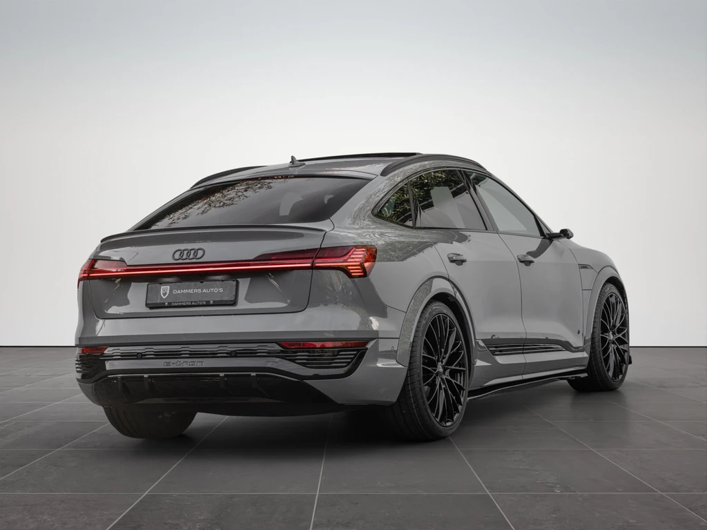 Audi Q8 Sportback e-tron – foto 6