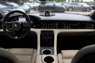 Porsche Taycan – thumbnail 10
